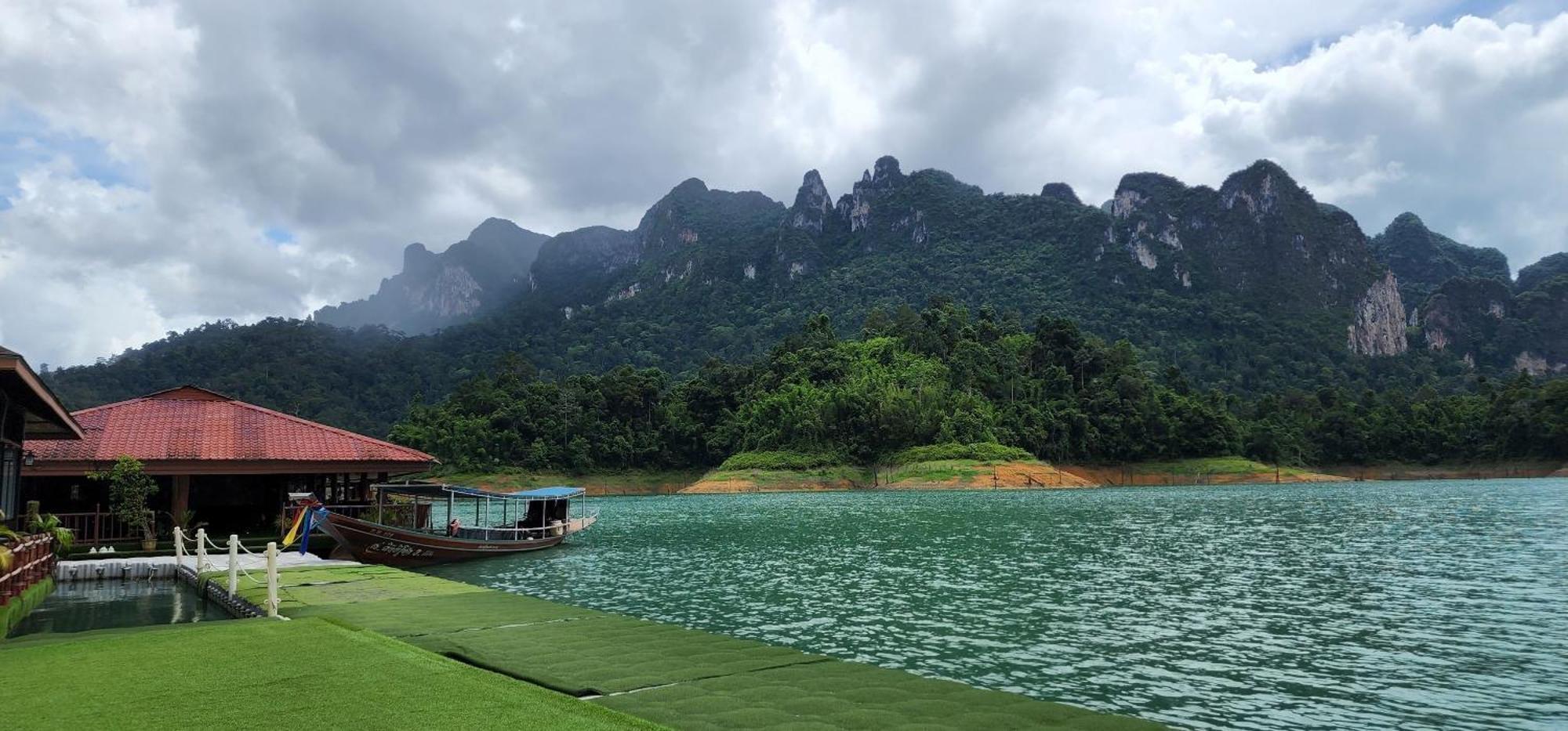 Bed and Breakfast Khaosok Happy House Khao Sok National Park Екстер'єр фото