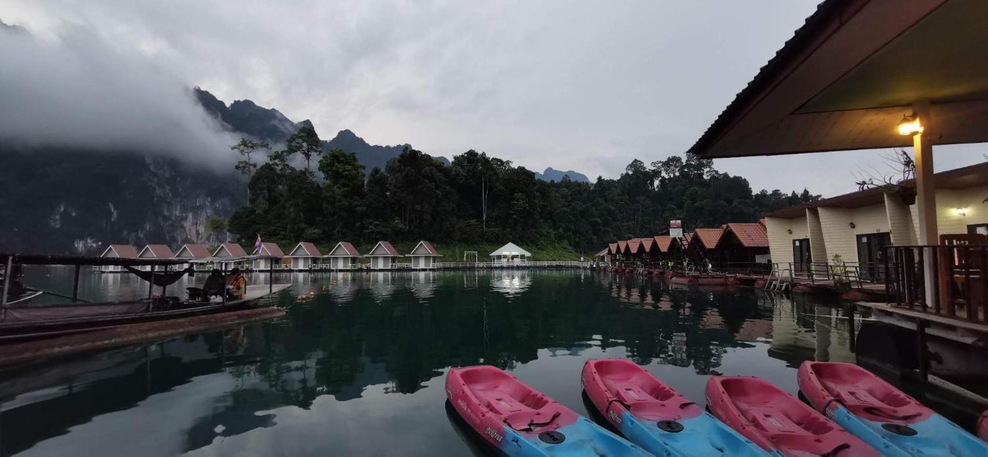 Bed and Breakfast Khaosok Happy House Khao Sok National Park Екстер'єр фото